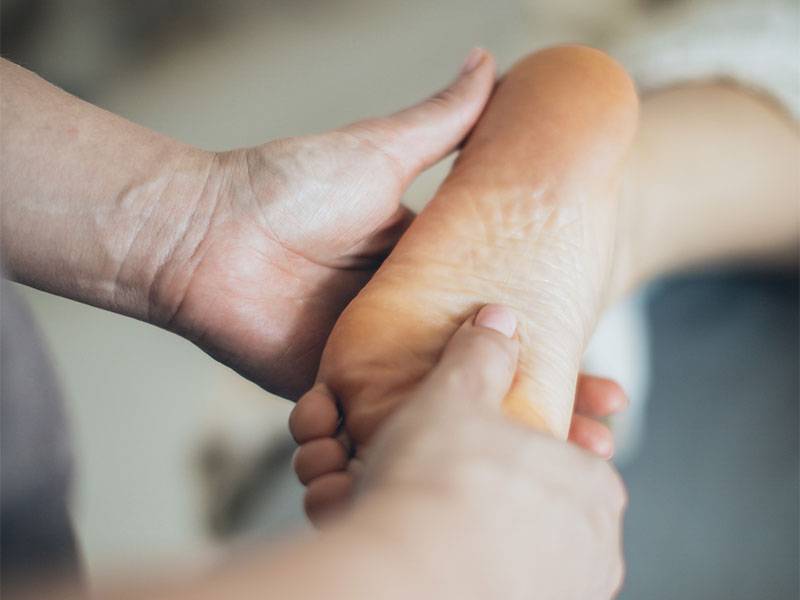 about-foot-massage-800×600-mob